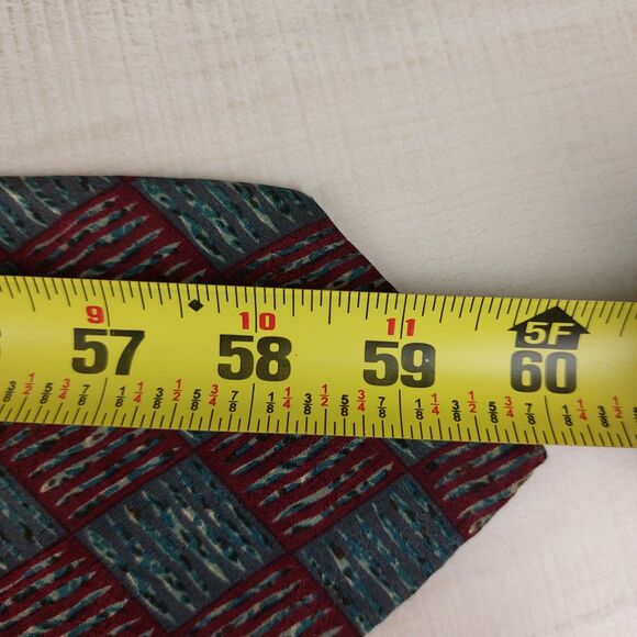 Christian Dior Monsieur Mens Tie Silk Made in USA Red/Gray Geometric Pattern 60" - Picture 4 of 4